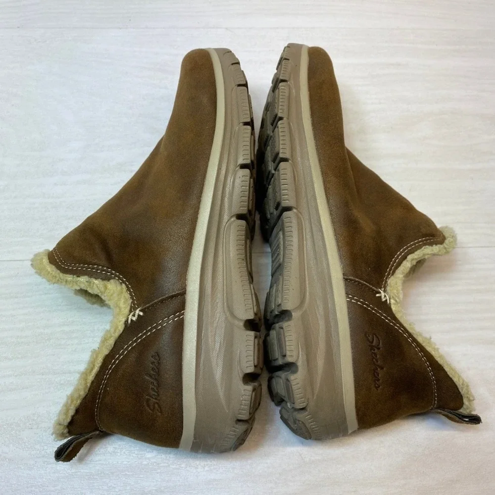 Skechers pre owned